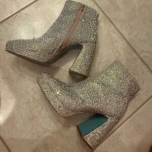 Betsey Johnson Della size 8 glitter gem rhinestone Glamorous boots